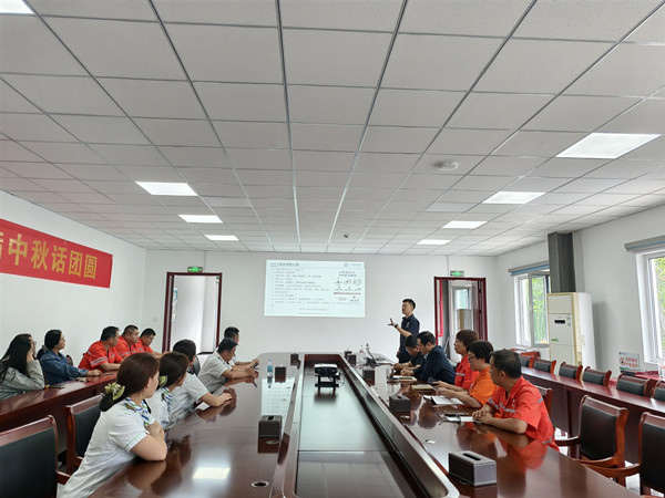 应急培训_副本.jpg 应急培训_副本.jpg