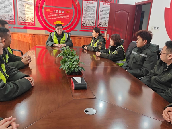 坚守畅途护新程 保定收费站元旦保通保畅圆满收官(霍春晓)_副本.jpg